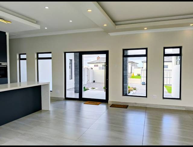 4 BEDROOM HOUSE FOR SALE IN FOUNTAINS ESTATE